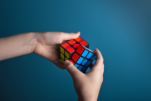 Rubik's Cube. Mastering Problem-Solving An Insight into the Fundamental Skill